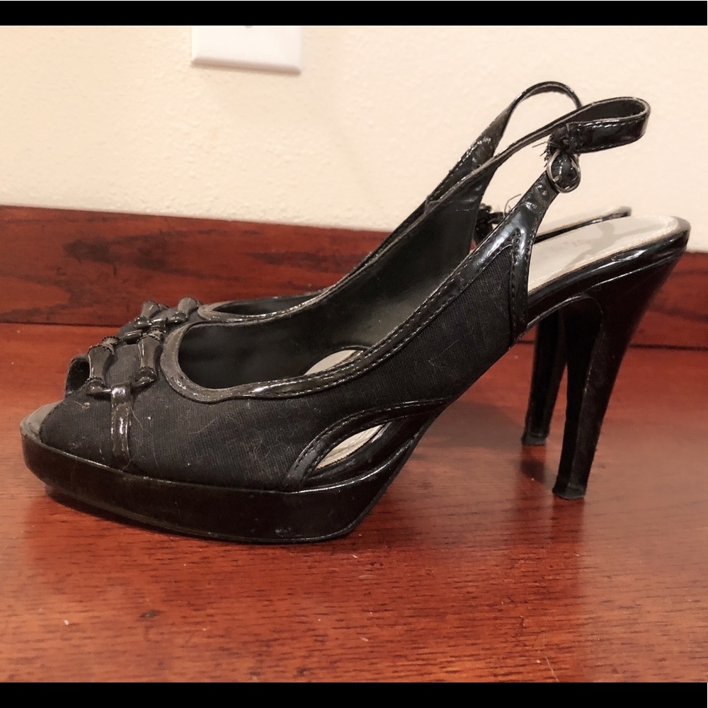 White&Black used pumps